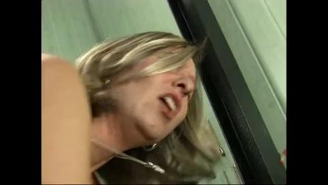 32352